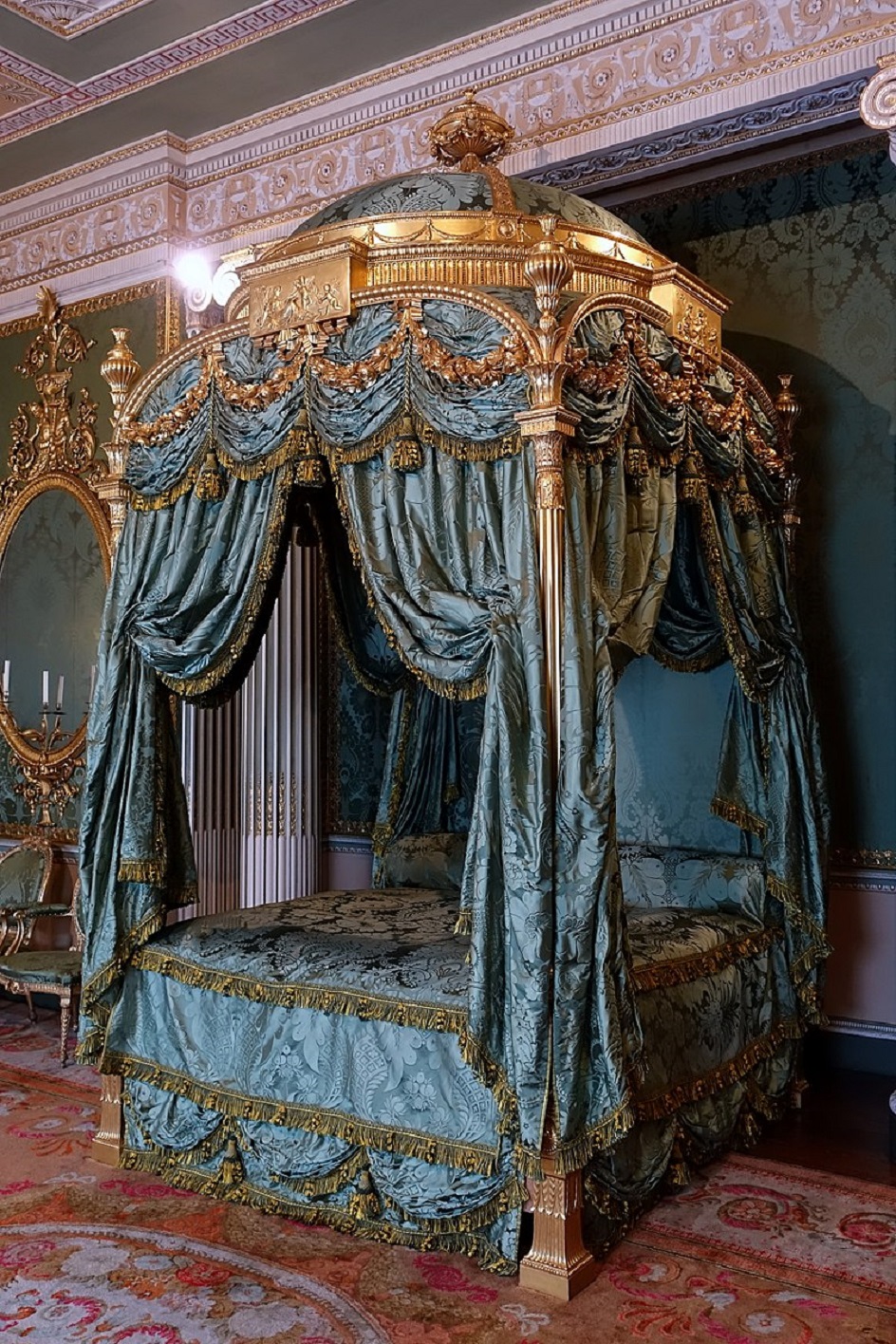 Мебель. Кровать с балдахином в стиле Чиппендейл, XVIII век