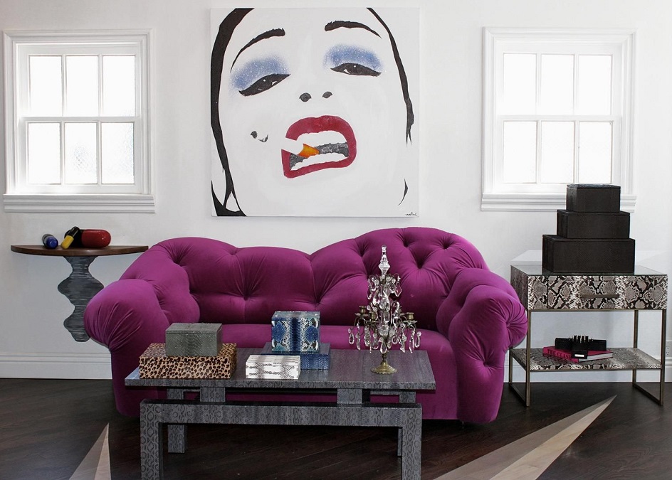 Стиль поп-арт в интерьере. Комната отдыха с изображением женщины в стиле поп-арт
